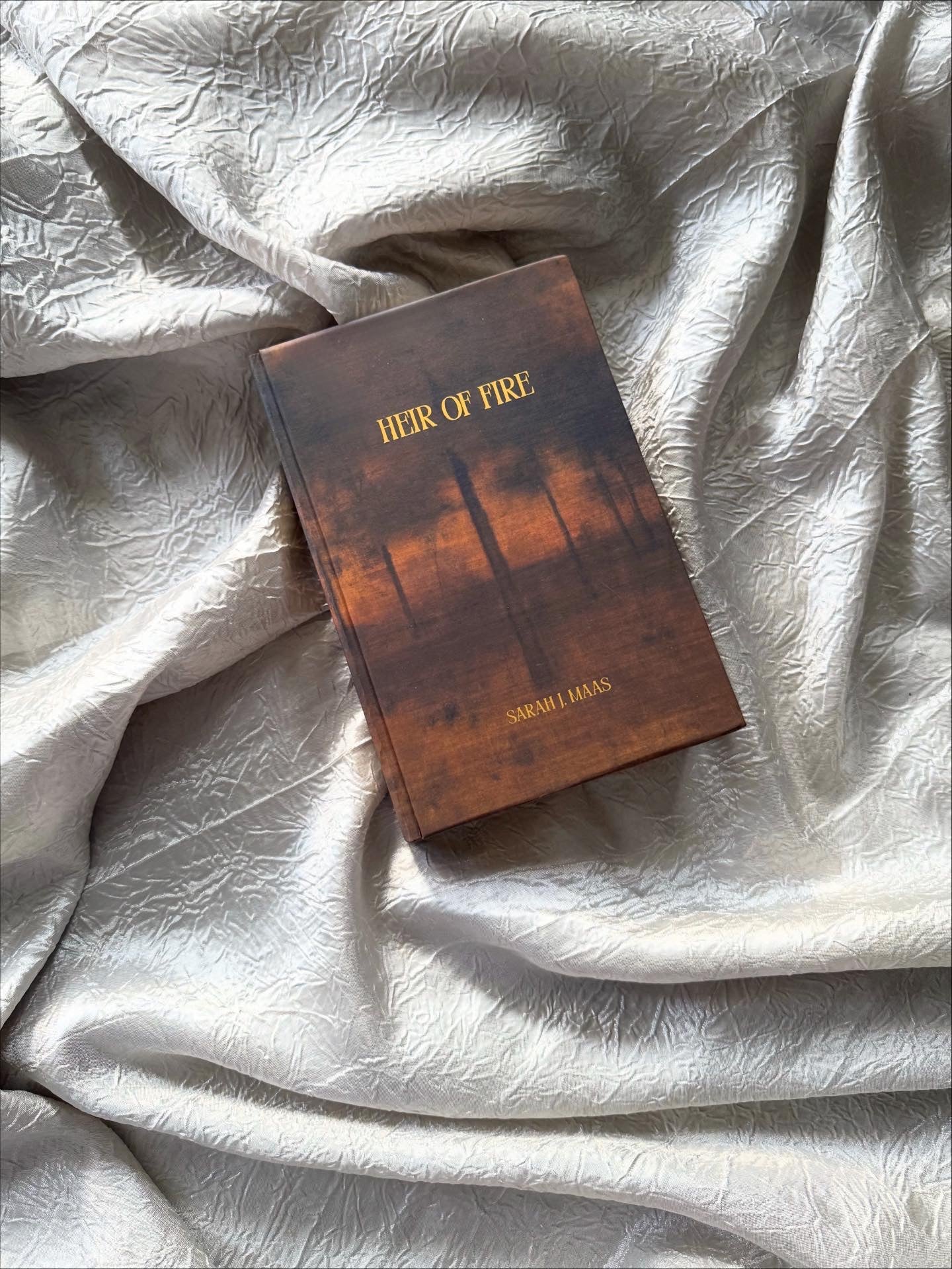 THRONE OF GLASS SERIES BY SARAH J. MAAS