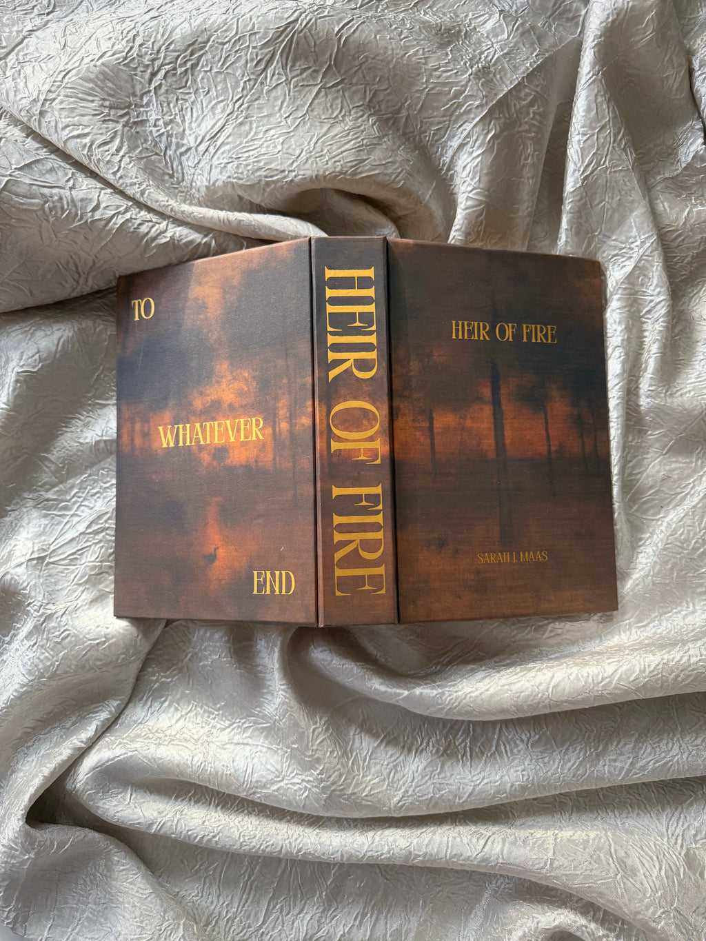 THRONE OF GLASS SERIES BY SARAH J. MAAS