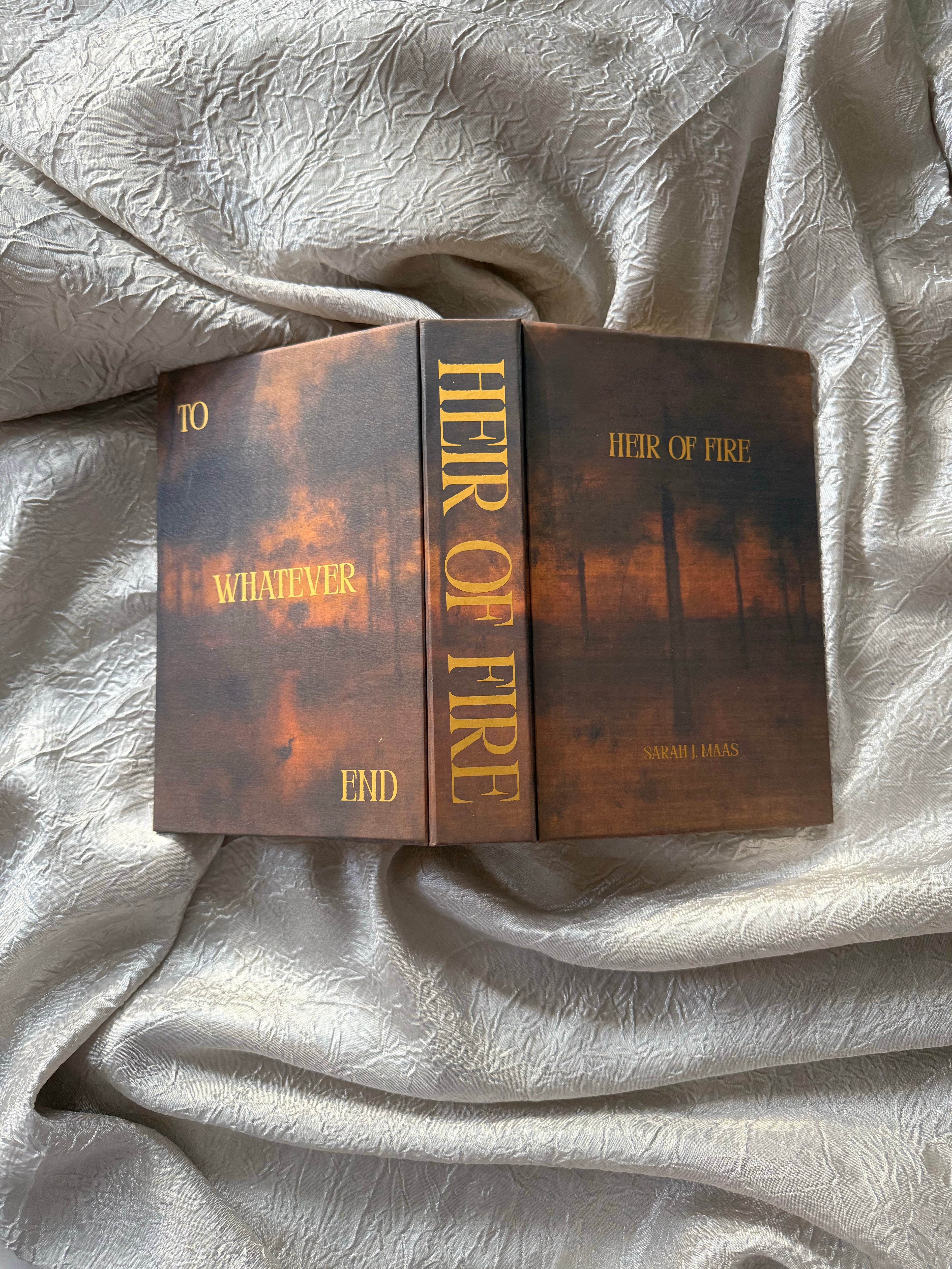 THRONE OF GLASS SERIES BY SARAH J. MAAS