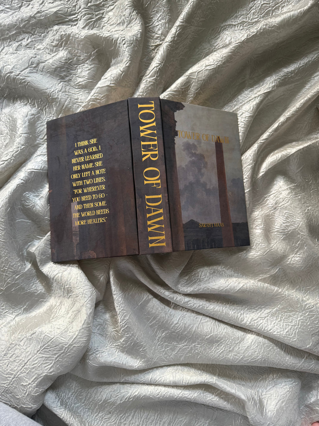 THRONE OF GLASS SERIES BY SARAH J. MAAS