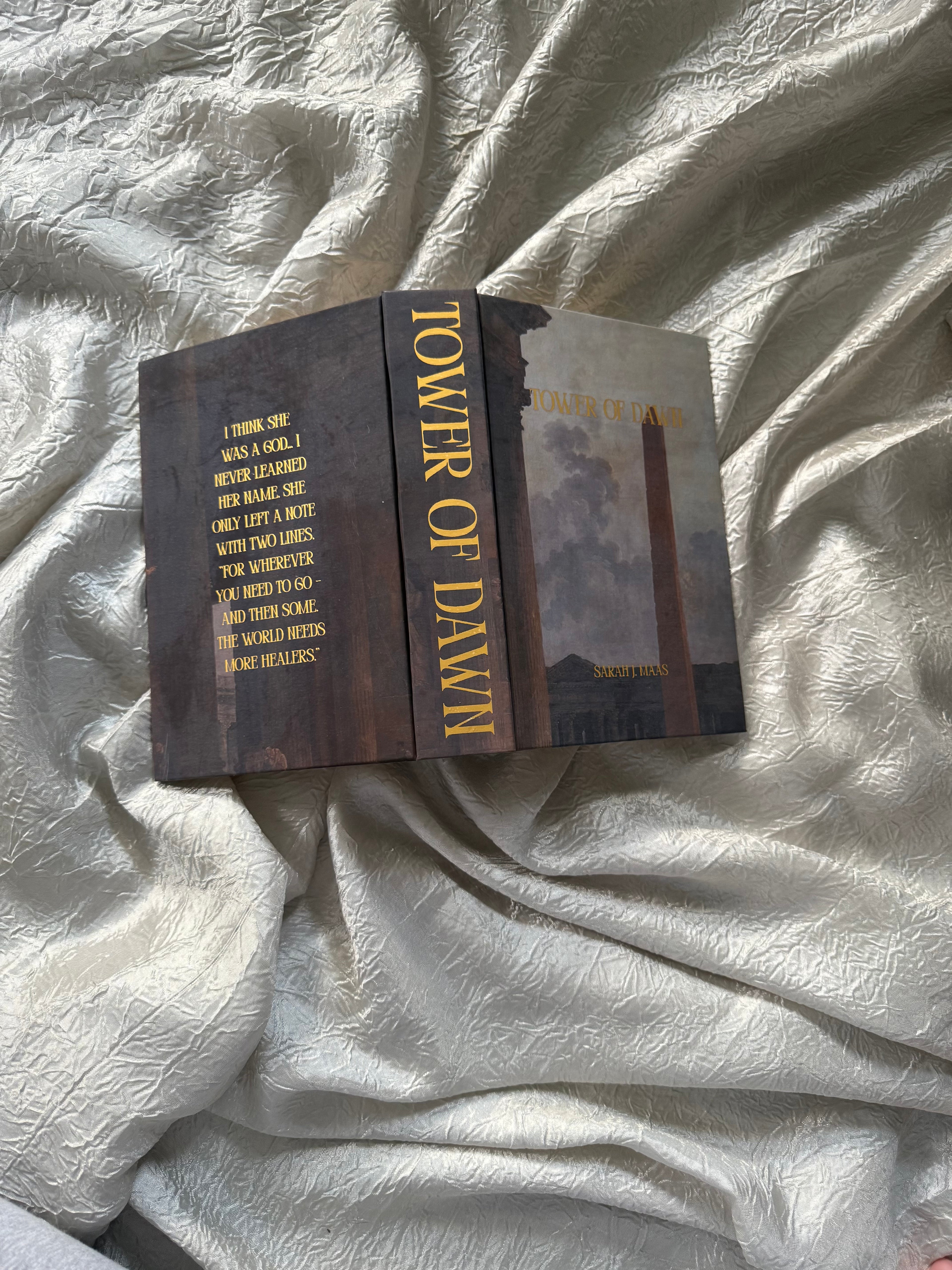 THRONE OF GLASS SERIES BY SARAH J. MAAS