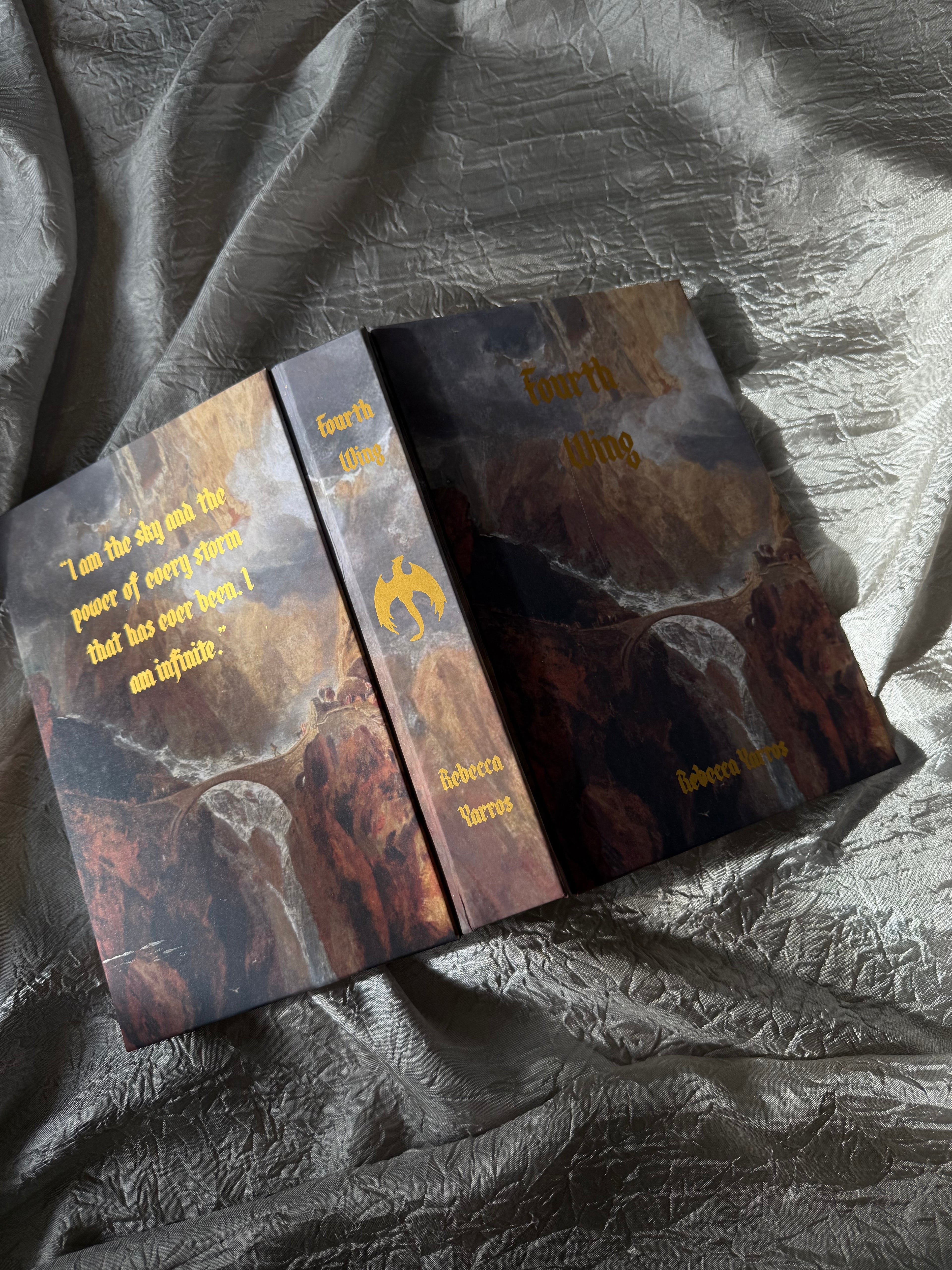 FOURTH WING BY REBECCA YARROS