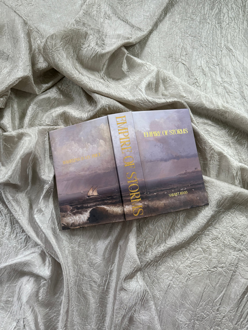 THRONE OF GLASS SERIES BY SARAH J. MAAS