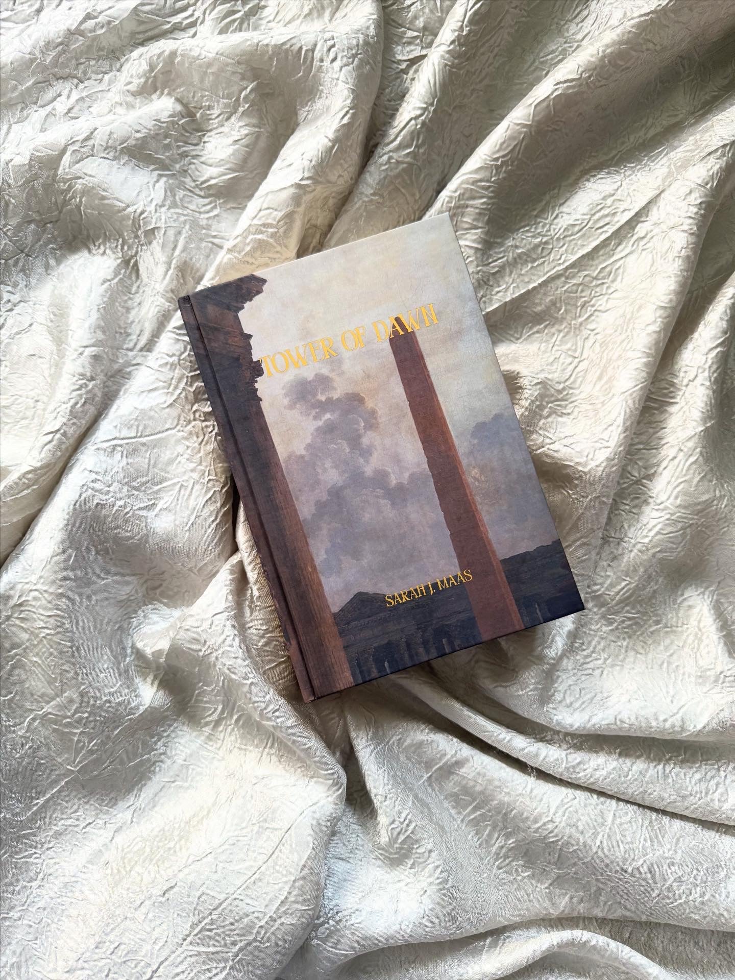 THRONE OF GLASS SERIES BY SARAH J. MAAS