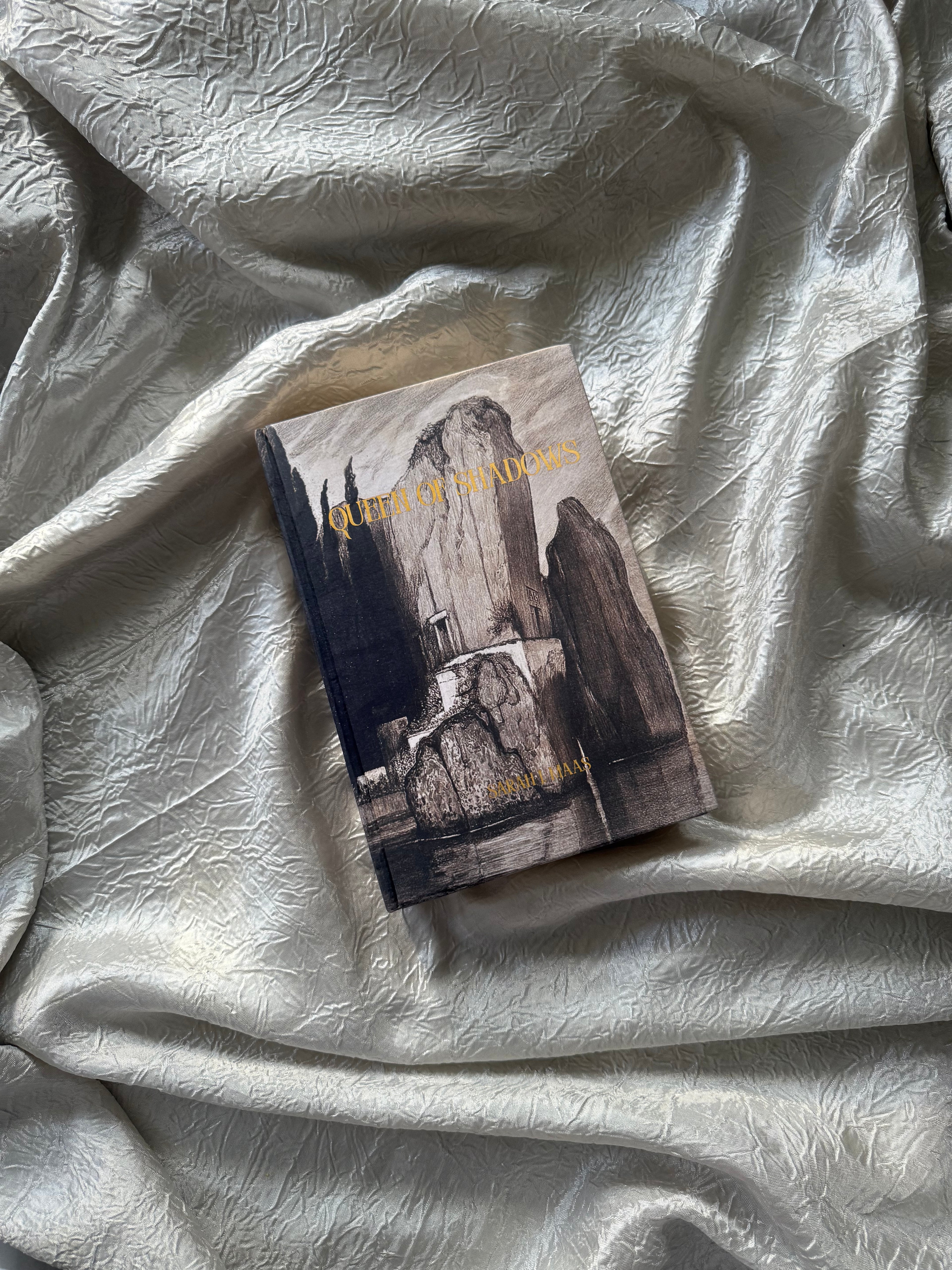 THRONE OF GLASS SERIES BY SARAH J. MAAS