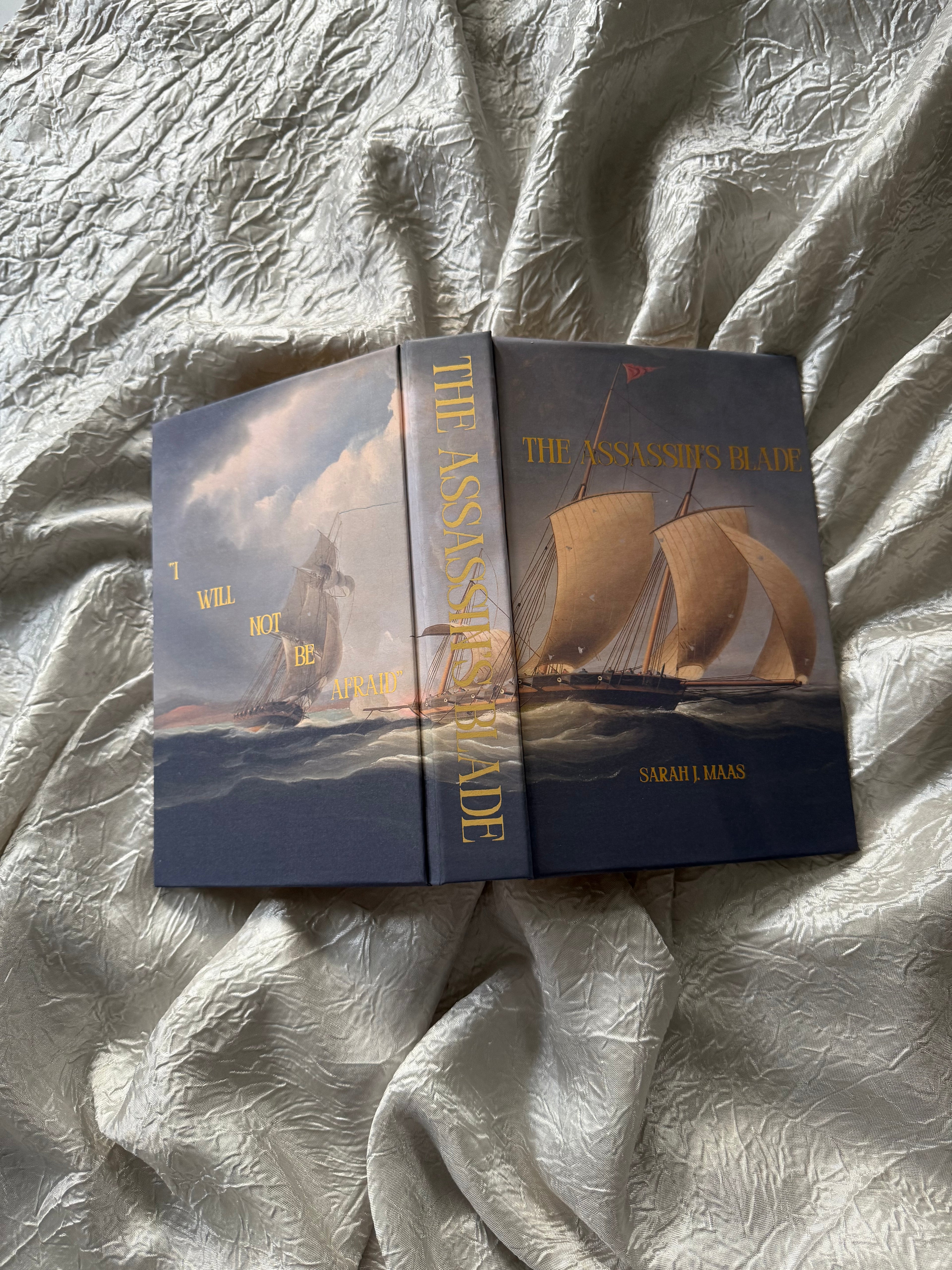 THRONE OF GLASS SERIES BY SARAH J. MAAS