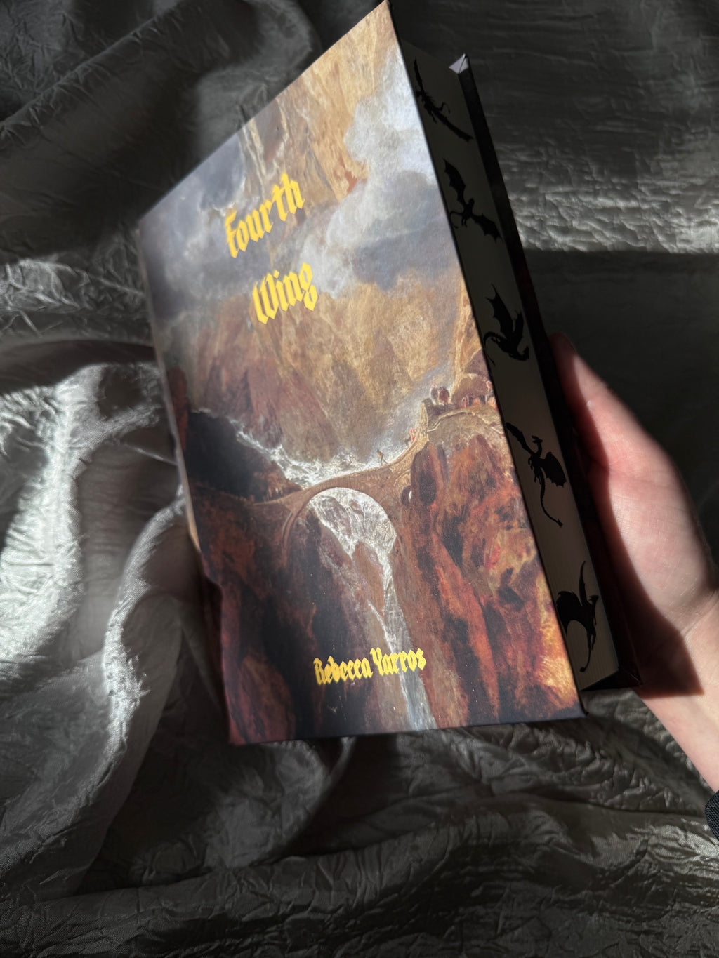 FOURTH WING BY REBECCA YARROS