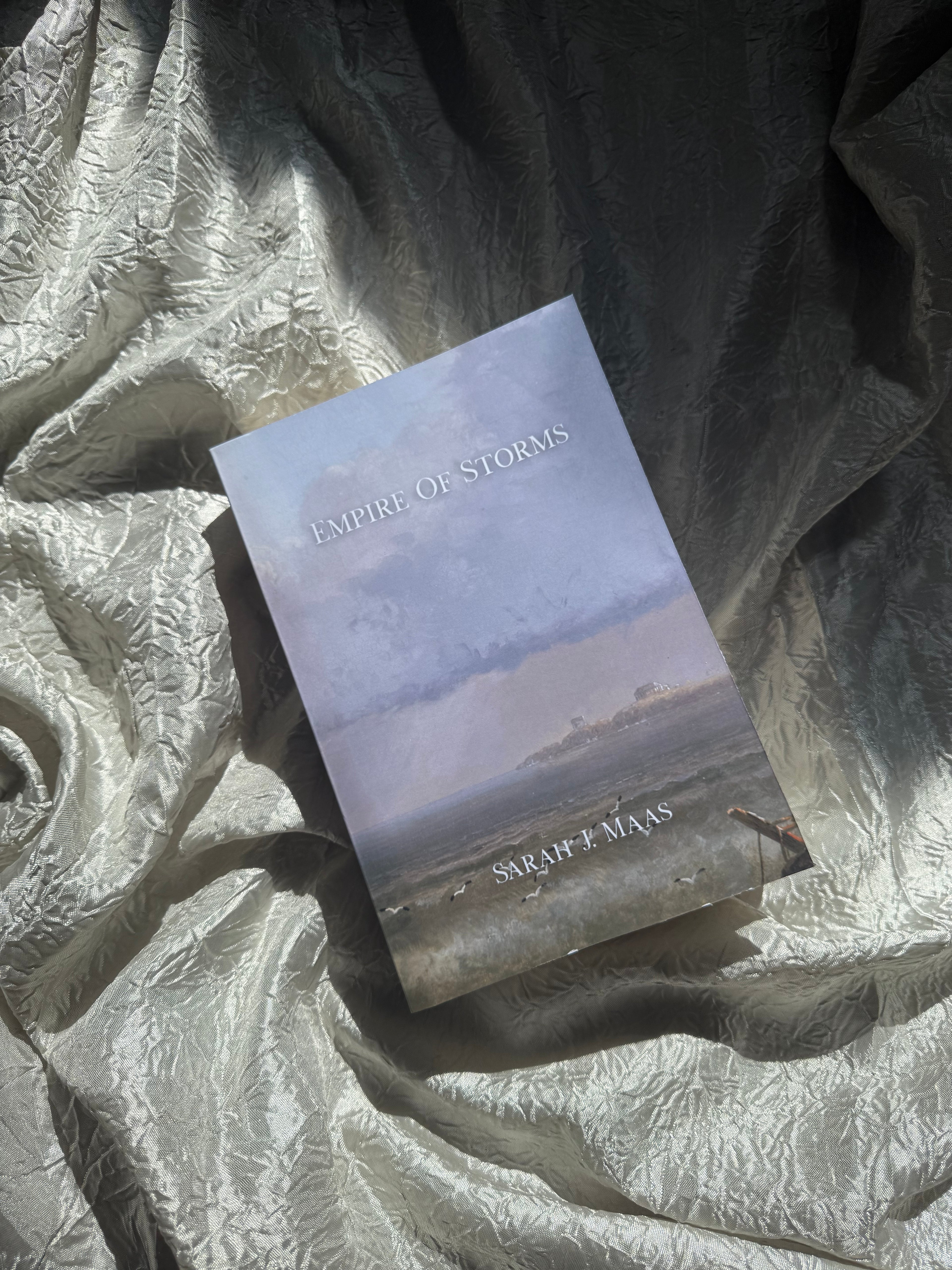 THRONE OF GLASS PAPERBACKS
