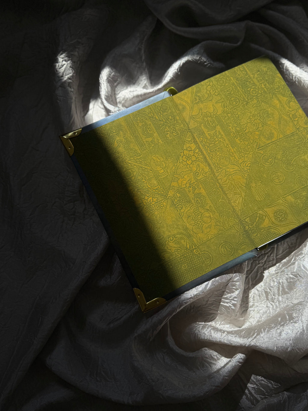 WUTHERING HEIGHTS BY EMILY BRONTË