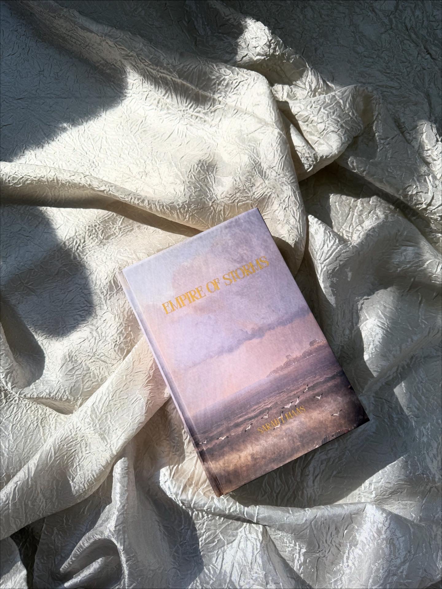 THRONE OF GLASS SERIES BY SARAH J. MAAS